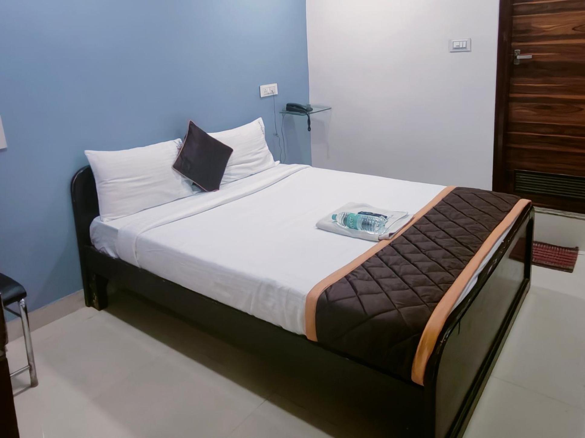 Hotel Golden Arch บังกาลอร์ ภายนอก รูปภาพ